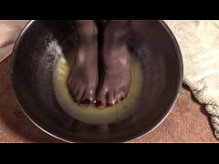 Play MP4 - Stale and cold&comma; dirty urine foot wash and enema&comma; in dark stockings