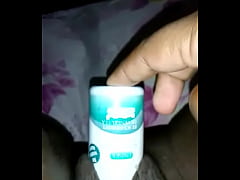 Play MP4 - Se mete el desodorante