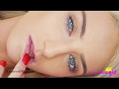 Play MP4 - Hot blonde gets aroused rubbing pussy in 4K Closeup