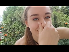 Play MP4 - girl peeing twice for free