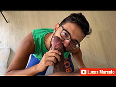 Play MP4 - Nerd safado se acabou na piroca preta