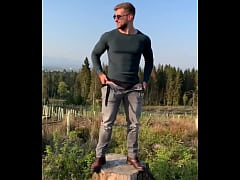 Play MP4 - Hombre presume su pene