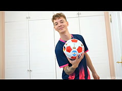 Play MP4 - Christian's uncut cock grows thicker & longer in his hands