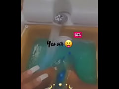 Play MP4 - Hands and feet