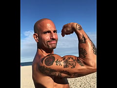 Play MP4 - MAXXX LOADZ FLEXING AT THE BEACH