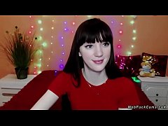 Play MP4 - Amateur posing in bra on webcam