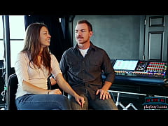 Play MP4 - Amateur couple with MILF want a professional sex tape made of them