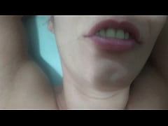 Play MP4 - Irm&atilde; &eacute; afastada da igreja por ter vazado v&iacute;deo trepando com um garoto de 18 anos