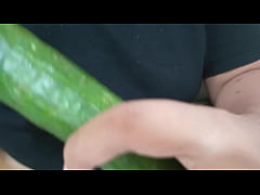 Play MP4 - Mama jugando con su pepino