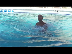 Play MP4 - MAXXX LOADZ SHADOW BOXING ON A SUNNY DAY