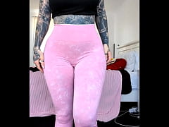 Play MP4 - MILF Melody Radford Sheer Gym Leggings Close-up