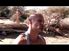 Play MP4 - Soy gay y exhibicionista pasa algo guapo&quest;