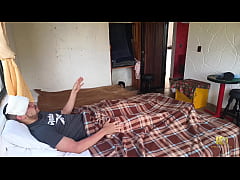 Play MP4 - Mara se folla a Cris para quietarle la fiebre y pueda follarsela bien rico