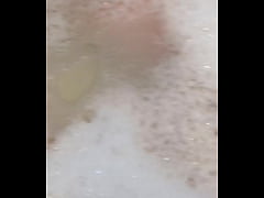 Play MP4 - La donna delle pulizie tocca il cazzo del padrone