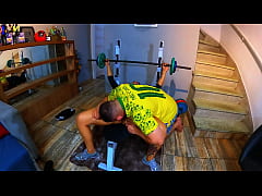 Play MP4 - Foi fazer sexo com seu instrutor de academia e deu merda literalmente