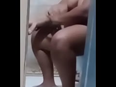 Play MP4 - Espiando minha vizinha bbw no banho