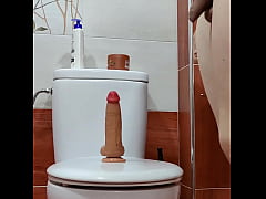 Play MP4 - Me follo el culo en el ba&ntilde;o