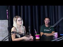 Play MP4 - Desde nova gostava de tirar fotos sensuais&comma; pensa em fazer procedimento est&eacute;tico&comma; gravou com a Andressa Urach&comma; e a grava&ccedil;&atilde;o que gostou&period;&period;&period; - My Hell Williams & Hyoran Carvalho &lpar;SHEER&sol;RED&rpar;