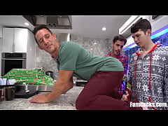 Play MP4 - Our Christmas Presents With