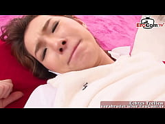 Play MP4 - Haarige asiatische studentin versucht porno