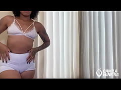 Play MP4 - Experimentando Shortinho SOCADO - JOI - Gozando no PAU GROSSO