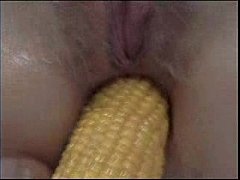 Play MP4 - corn hole