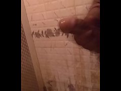 Play MP4 - Shower jerk off