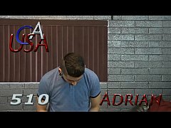 Play MP4 - Jeremy Spreadums lays back & rubs his growing bulge