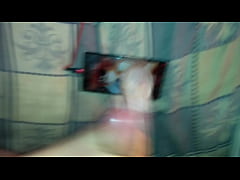 Play MP4 - Polski ch&lstrok;opak Adrian intensywnie trzepie i spuszcza si&eogon; w gumk&eogon;