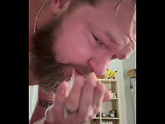 Play MP4 - It's important to stay hydrated and keep your beard moisturized