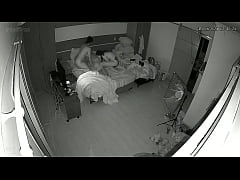 Play MP4 - Trisal flagrado em momentos intimos