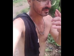 Play MP4 - Me mostrando no mato&period;