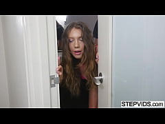 Play MP4 - Stepsis Elena Koshka seducing her stepbro