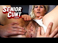 Play MP4 - Big tits cougar Silvy Vee pussy widening games