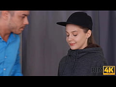 Play MP4 - RIM4K&period; Vicious delivery girl turns out to be open to promiscuous sex