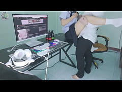 Play MP4 - นักเรียนสาวไทยโดนรุ่นพี่จับเย็ดหน้าคอม ร้องลั่นบ้าน &lpar;เสียงไทยชัดเจน&rpar;4K