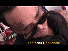 Play MP4 - Prazer secreto no banheiro com mulher casada