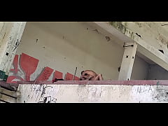Play MP4 - Bastidores - Uma foda nas alturas em galp&atilde;o abandonado longe da civiliza&ccedil;&atilde;o&comma; esses dois sabem aproveitar o tempo&period;