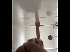Play MP4 - Enfiando um dildo de 22 cm no meu rabo peludo
