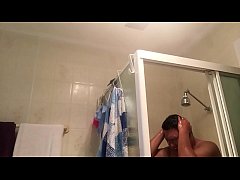 Play MP4 - Sexy shower scene 2