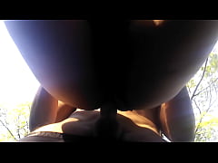 Play MP4 - Esta postura desde abajo en el rio