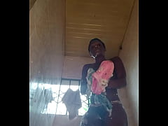 Play MP4 - Crazybitch cleaning her body thoroughly