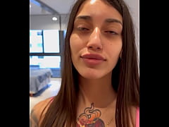 Play MP4 - Le pagu&eacute; al repartidor con una buena mamada