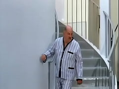 Play MP4 - La doctoresse a de gros seins - Marie Christine Covi