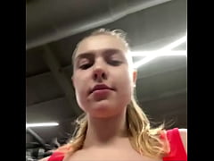 Play MP4 - Sexy training in the gym in leggins