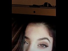 Play MP4 - Kylie Jenner Cum Tribute