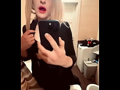 Play MP4 - Sexy tranny girl Cum1ra fucks herself with a dildo in the ass with all her might to techno