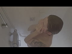 Play MP4 - Surprise sous la douche&period; Bisous mes amours