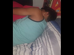 Play MP4 - El negro feo le toca culo a blanquito