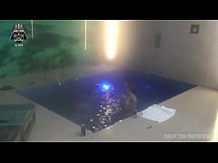 Play MP4 - Threesome with friends in the motel pool Part 2